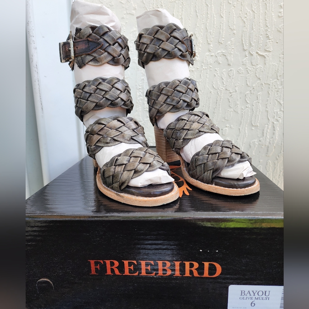 Freebird by Steven BAYOU, Olive, size 6 fits like 7